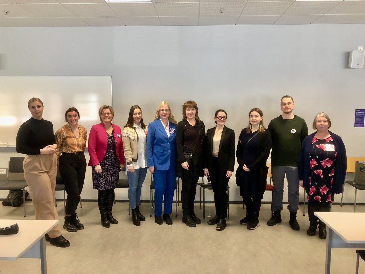 treytampere's tweet photo. The Parliamentary Election Panel on Kauppi campus was a great success! We had panelists from 8 different political parties and a whole hall full of students as the audience!🙏🏻🤩#MeOpiskelijat #WeStudents #treytampere https://t.co/C0StnBlQGY