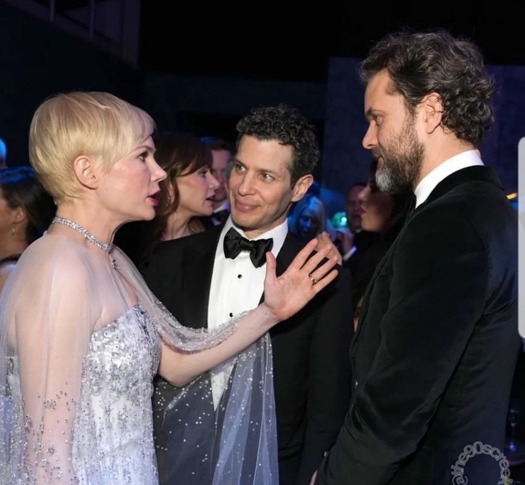bestofjjackson's tweet photo. Aww a reunion of Josh and Michelle! ❤❤
#JoshuaJackson #MichelleWilliams https://t.co/qql46DiFqT