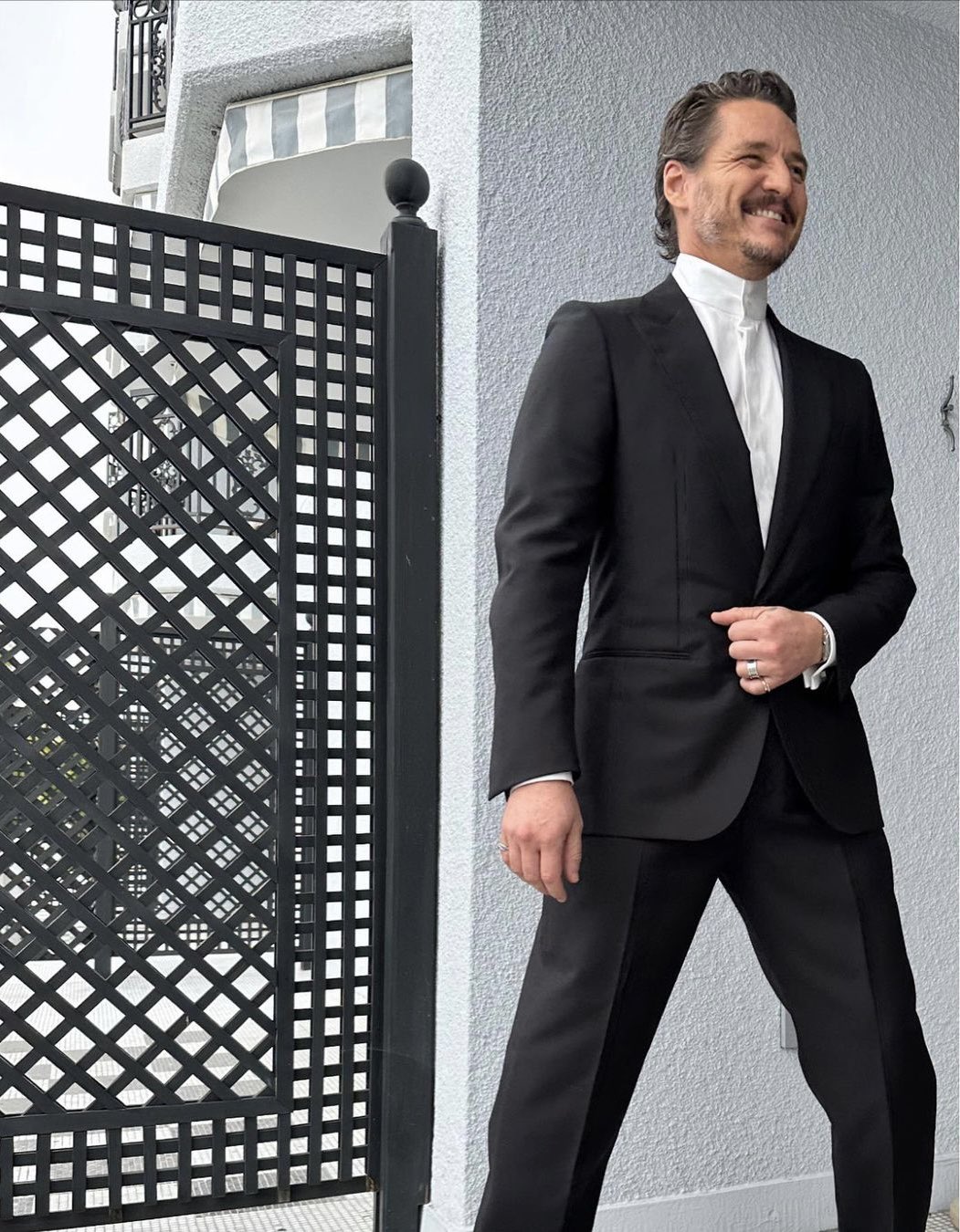 Pedro Pascal Daily on Twitter "pedro pascal for the 2023 oscars https//t.co/CZrNBAXlhv" / Twitter