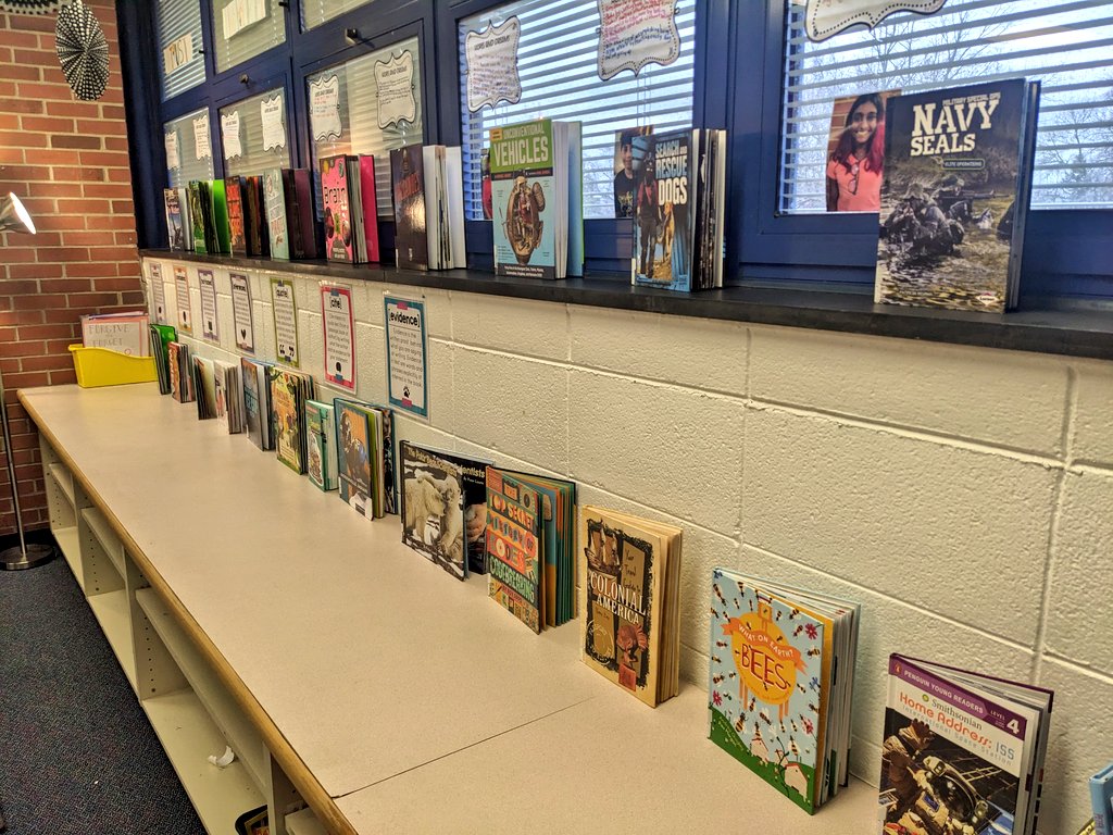 MsKirstenBaker's tweet image. I 💛 gathering new books from my local library to display for current units! Looking forward to our expository nonfiction research writing project! @CollabClassroom Endless topics to pick from! 📚
#ClassroomLibrary #IvyHillLeague