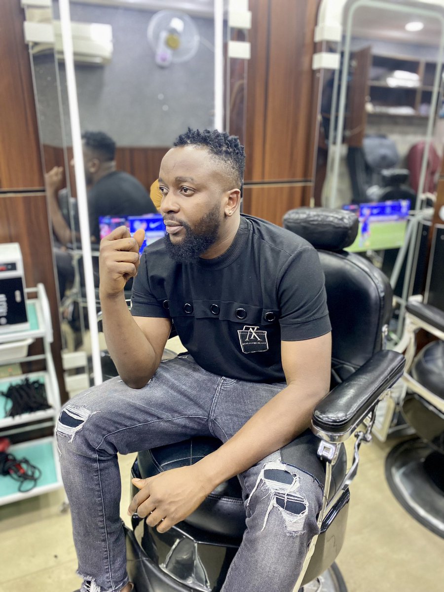 london_Akan's tweet photo. would you still crush with the dreads off https://t.co/IRUqnRr6dD