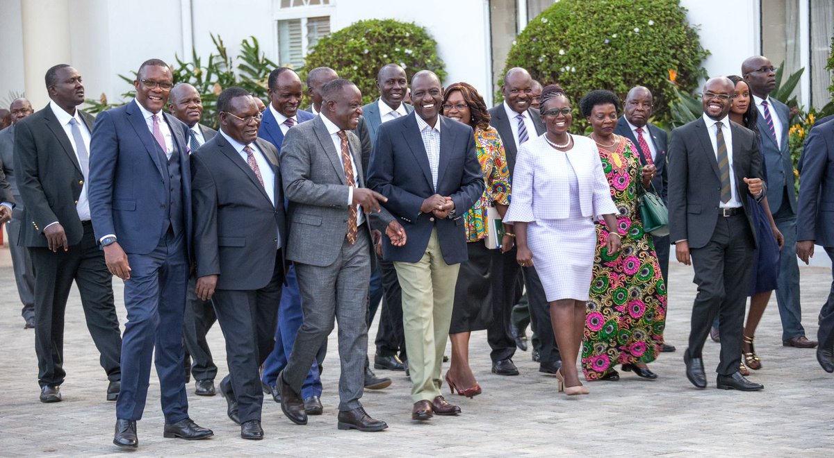 2korada's tweet photo. President Ruto met a delegation of Nyanza leadership in the company of Deputy President Rigathi Gachagua, led by former Governors Kidero Evans (Nairobi), Jack Ranguma (Kisumu) and Okoth Obado (Migori) who have agreed to work with Kenya Kwanza. https://t.co/uxhVJit3KU