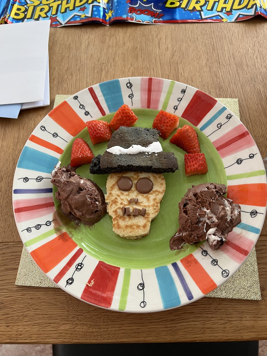 Every year for my sons birthday he gets a themed pancake of his latest interest this year there could only be one option, the amazing Skullduggery! @DerekLandy