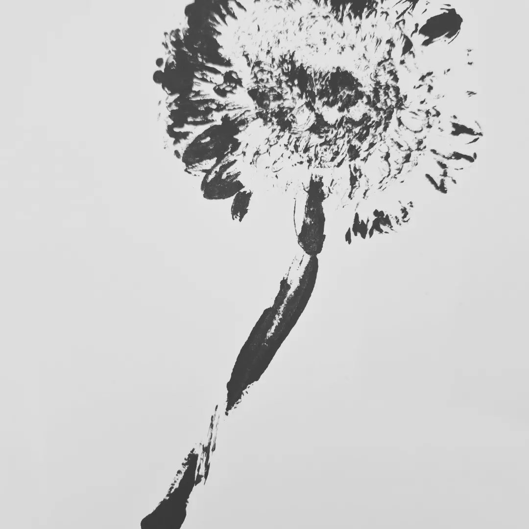 StandupsistersC's tweet photo. We have been working on some initial experiments with flower power print making techniques in preparation for our workshops @GeorgesLtd where we are exploring the theme of peace. Many thanks to all involved and to our funders @TNLComFund #awardsforall https://t.co/YfJE5CouW4