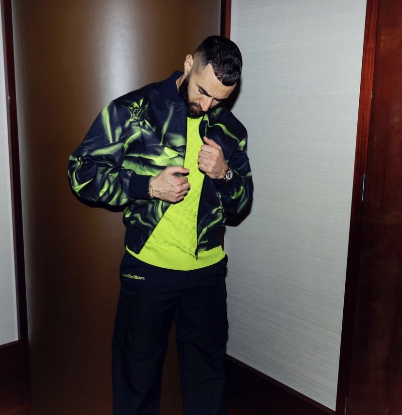 Benzema's tweet photo. Je fais tout pour y arriver ☄️ https://t.co/bbNFR8OlSn