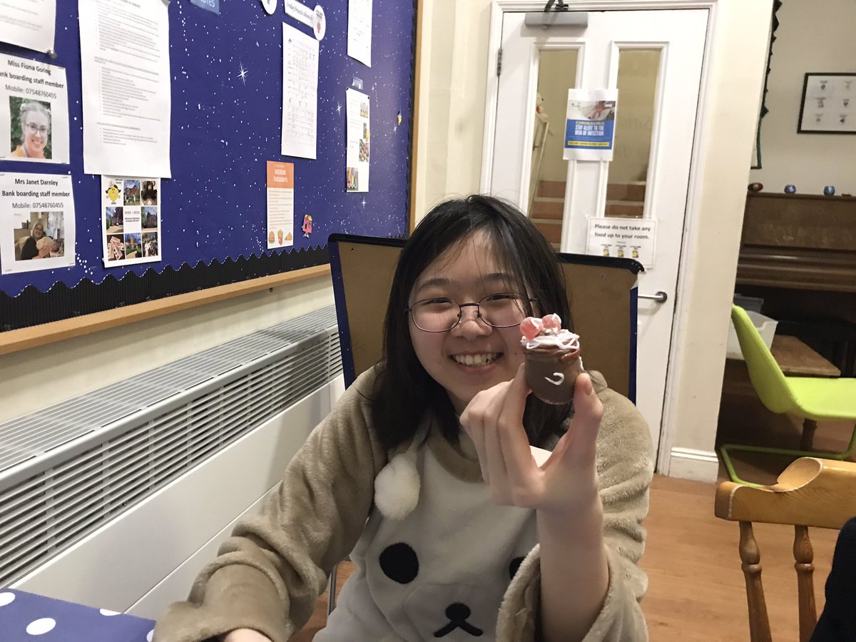 BoardingBHGirls's tweet photo. What better way to express one’s creativity than decorating some Easter Eggs! @BHillGirls @PastoralBHGirls @CateringBHGirls @BHGirls_Art https://t.co/spmdeAidxo