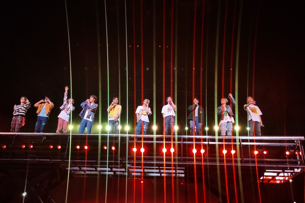 mazxing's tweet photo. I want to share some photos i took during #TREASUREinKL. I dont know how to edit for wallpaper so i just share. Feel free to use it https://t.co/N6PTm6f6gw