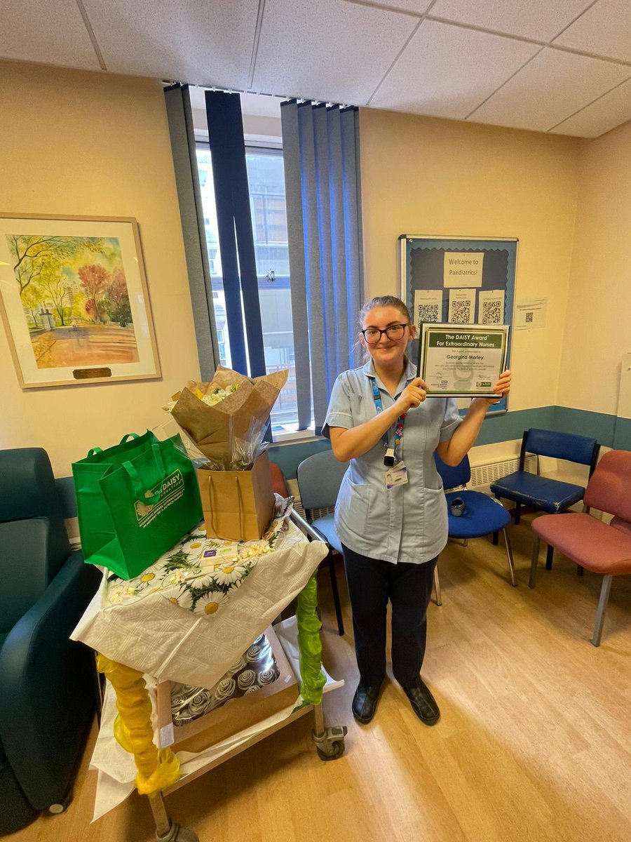 Today we had the pleasure of watching George get her Daisy Award. Nominated by a parent for the exceptional care she gave to a child on <a href="/Ward14UHL/">Ward 14</a> 😀🙌🏼 well done George and so well deserved 🥳 <a href="/RobinBinks/">Robin Binks</a> @HoggJulie