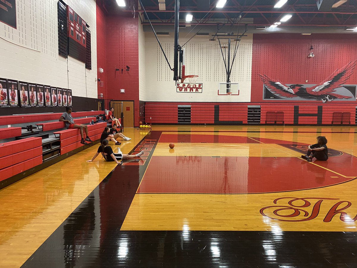 RedhawkBall's tweet image. A day after her season ended, @jazzy_owens30 was at The Nest putting in work. Likewise, a week after their final, and 1st day of Spring Break, these Champions were back hooping and having a good time together. Big love! #culturenevergraduates #TRETE @Journee_2023 @lilianj2026