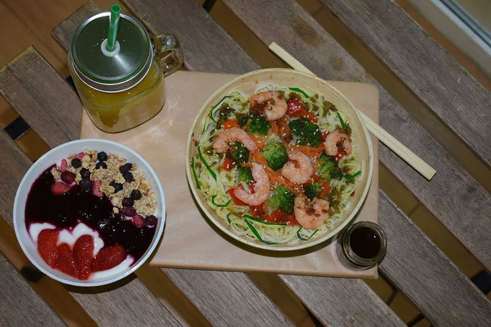 infoJustGood's tweet photo. Prueba nuestro Pot Tokyo.
Noodles de calabacín, gambas, brocoli, pimiento, zanahoria y nuestra salsa casera de soja caramelizada. Te encantará.
Te esperamos en C/Avión 4 Vientos 1, #sevilla https://t.co/DsKaYIWhRb