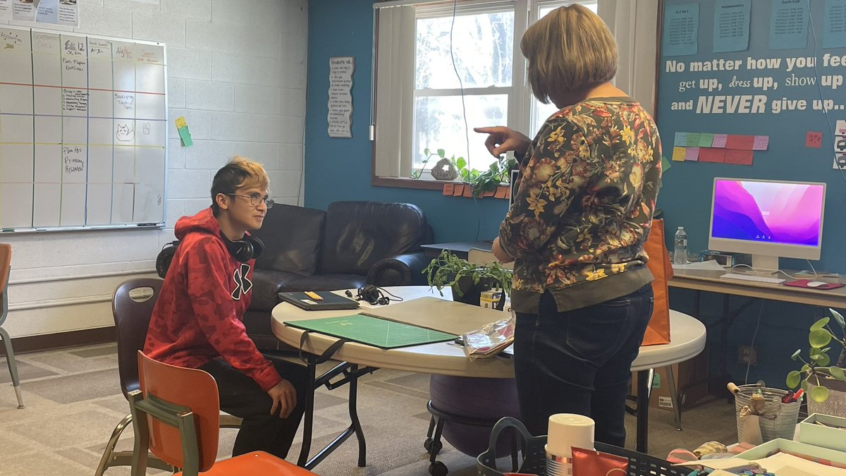 BcsPathways's tweet photo. We have the BEST people in our community. Senior Jacob Laska gets some great info from Carol Kusek about sewing for his Fashion Design class! #creatingpathwaystosuccess @BC_Cardinals https://t.co/FDYebWzkjF