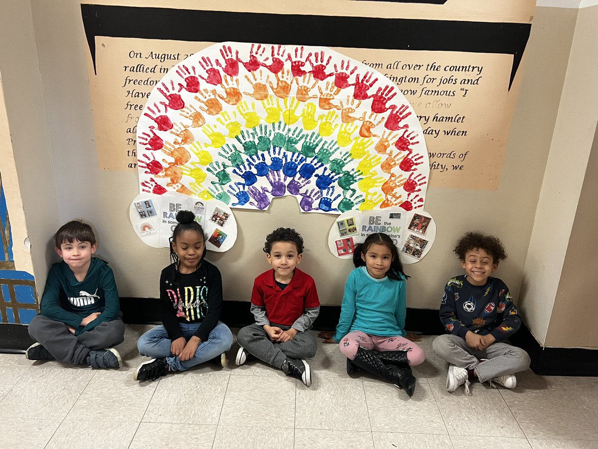 Maestrajenn's tweet photo. โBe a rainbow in someone elseโs clouds.โ Maya Angelou #WomensHistoryMonth #culminating #craft #SEL @School5Yonkers @YonkersSchools https://t.co/opZsyn0WMr