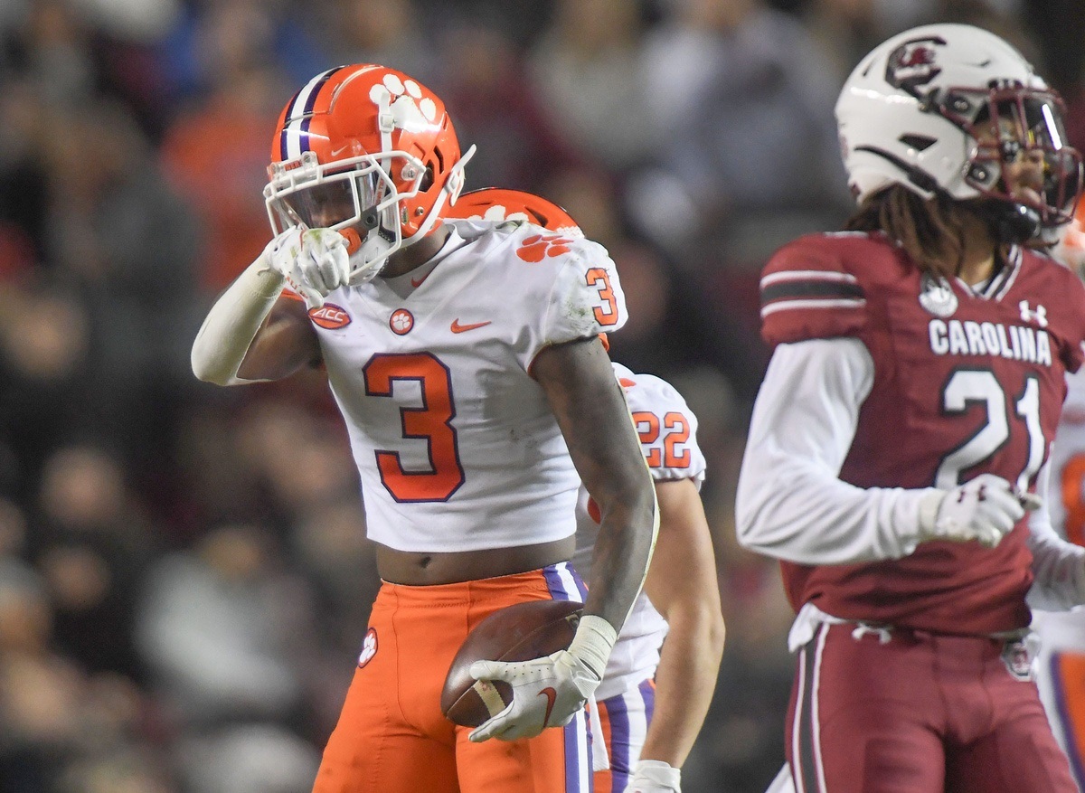 South Carolina has absolutely bent Clemson over a barrel the last 100 days. In the last 3 months South Carolina has knocked Clemson out of the college football playoff and the NCAA tournament - something we're pretty sure has never happened before.

Listen bit.ly/3yy7IZ5