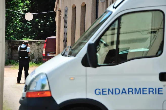 lamontagne_fr's tweet photo. Une femme de 36 ans, mère de 5 enfants, poignardée à mort près de Montauban, son conjoint en garde à vue

▶ https://t.co/uf4X0a3dUi https://t.co/RD82FzbXF3