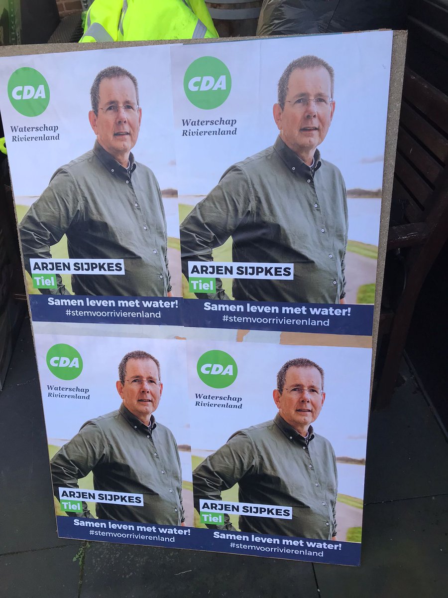 Hoort ook bij de campagne voor de verkiezingen van het algemene bestuur van het <a href="/wsrivierenland/">Waterschap Rivierenland</a>: posters plakken voor de borden die traditiegetrouw nabij de stembureaus worden geplaatst. #samenlevenmetwater #stemvoorrivierenland