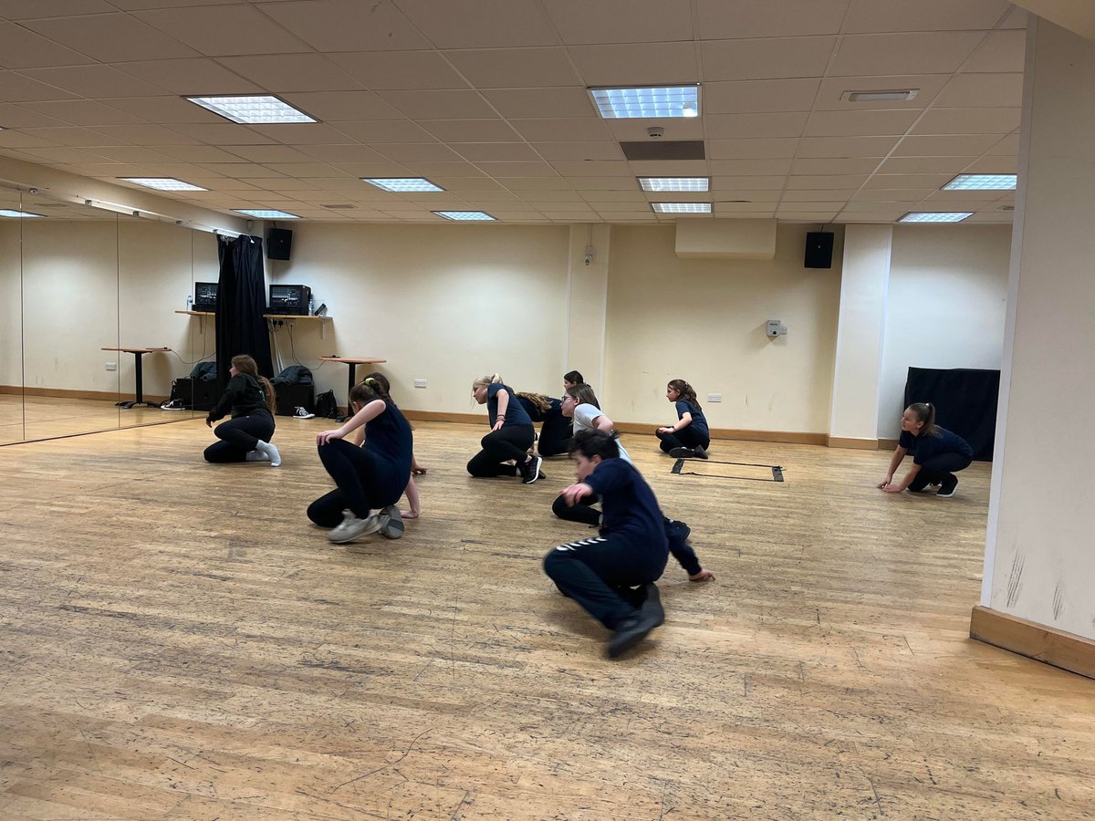 Our Year 6 dancers then took part in a workshop led by Somerset Youth Dance! 🕺 💃 @OctagonYeovil