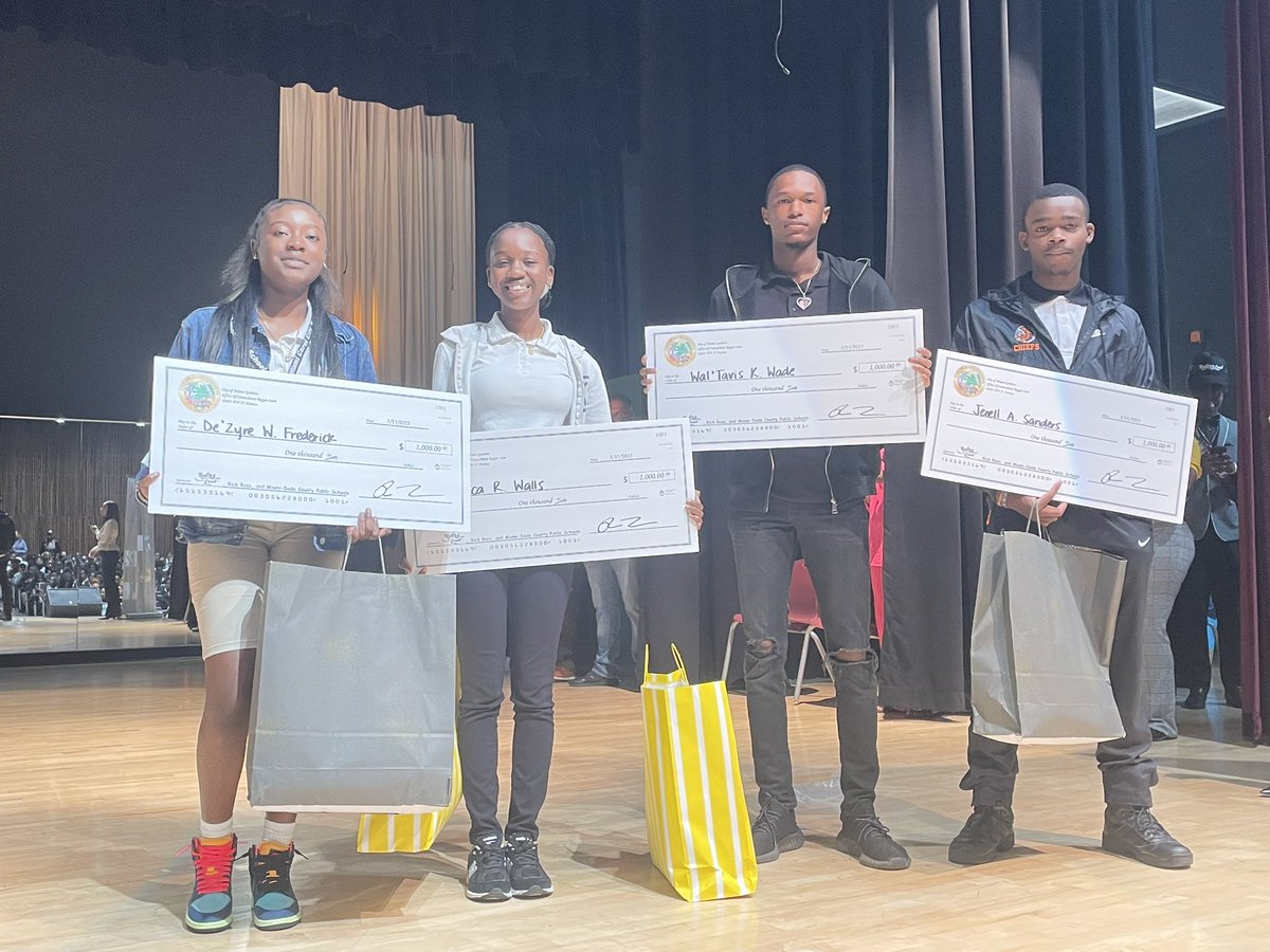 CarolCitySr1's tweet image. Today, 4 of our students were awarded $1,000 scholarships on behalf of Rick Ross and the City of Miami Gardens for “Boss Up Day.” Congratulations to De’Zyre Frederick, Jerell Sanders, Wal’Tavis Wade, and Erica Walls. #LetsGoChiefs @MDCPSNorth @docstevegallon