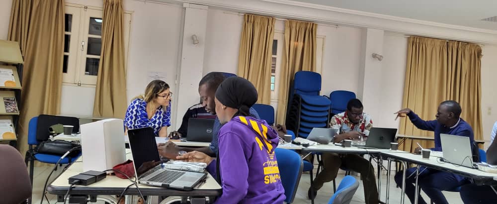 Les doctorant.e.s de l'antenne Sénégal de l'@umi_source ont participé au Hackathon international : 'L'eau dans la ville durable' depuis Dakar à @UCAD_Senegal ➡️tous les détails : umi-source.uvsq.fr/hackathon-inte…
