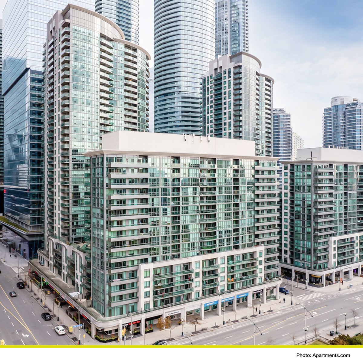 questwindows's tweet photo. Infinity Condos (Toronto, ON)
Planning: QUEST Design Assist
Glass: Metal Panel, Spandrel Glass
Development, Architecture: Conservatory Group, Richmond Architects
#WeCladSkyscrapers #architecture #construction #builder #windows https://t.co/Dww4pyPfkd