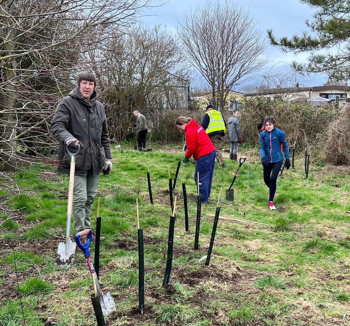 More photos from Eastney Lakes planting on 11 March. A good turnout once again and a very enjoyable occasion.