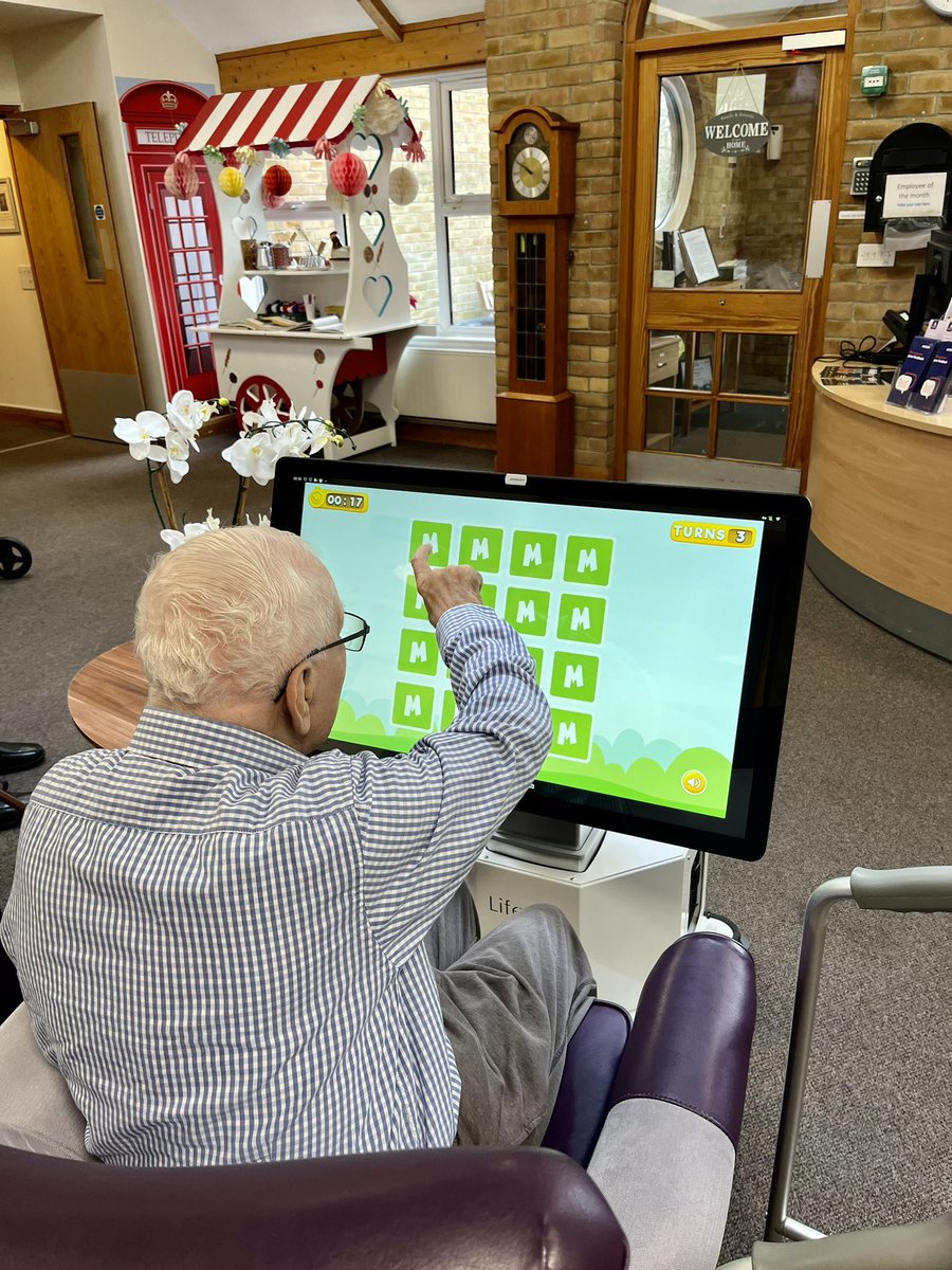 Dawson_Lodge's tweet photo. Some self engagement moments using our giant Ipad #wellness #selfled #dominoes #games #selfengagement 👌👏 @Dawson_Lodge @AnchorLaterLife @AnchorJobs @NAPAlivinglife https://t.co/mkzmTLKb3X