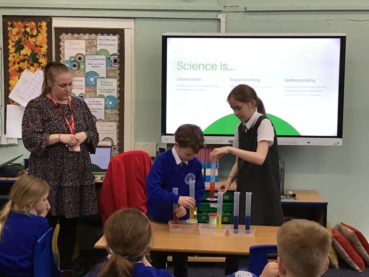 HarlestonePri's tweet photo. Class 2 had a fantastic assembly this afternoon from Carly Fountain learning about different careers in science. https://t.co/eNkHU12kIH