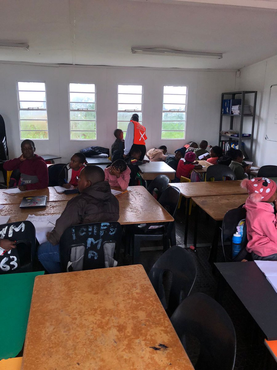 pyma_SA's tweet photo. Our Saturday programmes were in full swing with the support of UJ Tutors.
#UJTeam #SaturdayProgrammes #PYMA https://t.co/laOyip7BAH