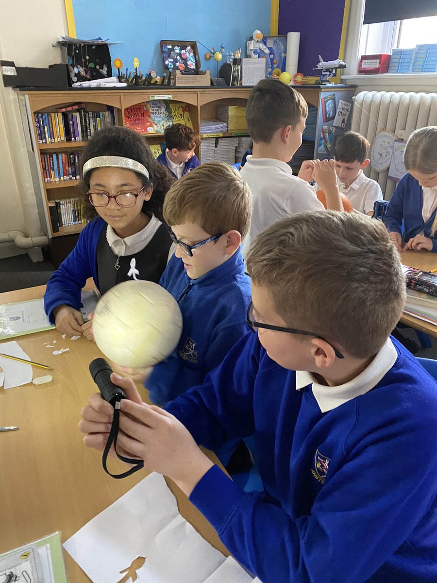 latimerprimary's tweet image. #ClassEH have been learning about how the earth has day and night this afternoon #LatimerScience