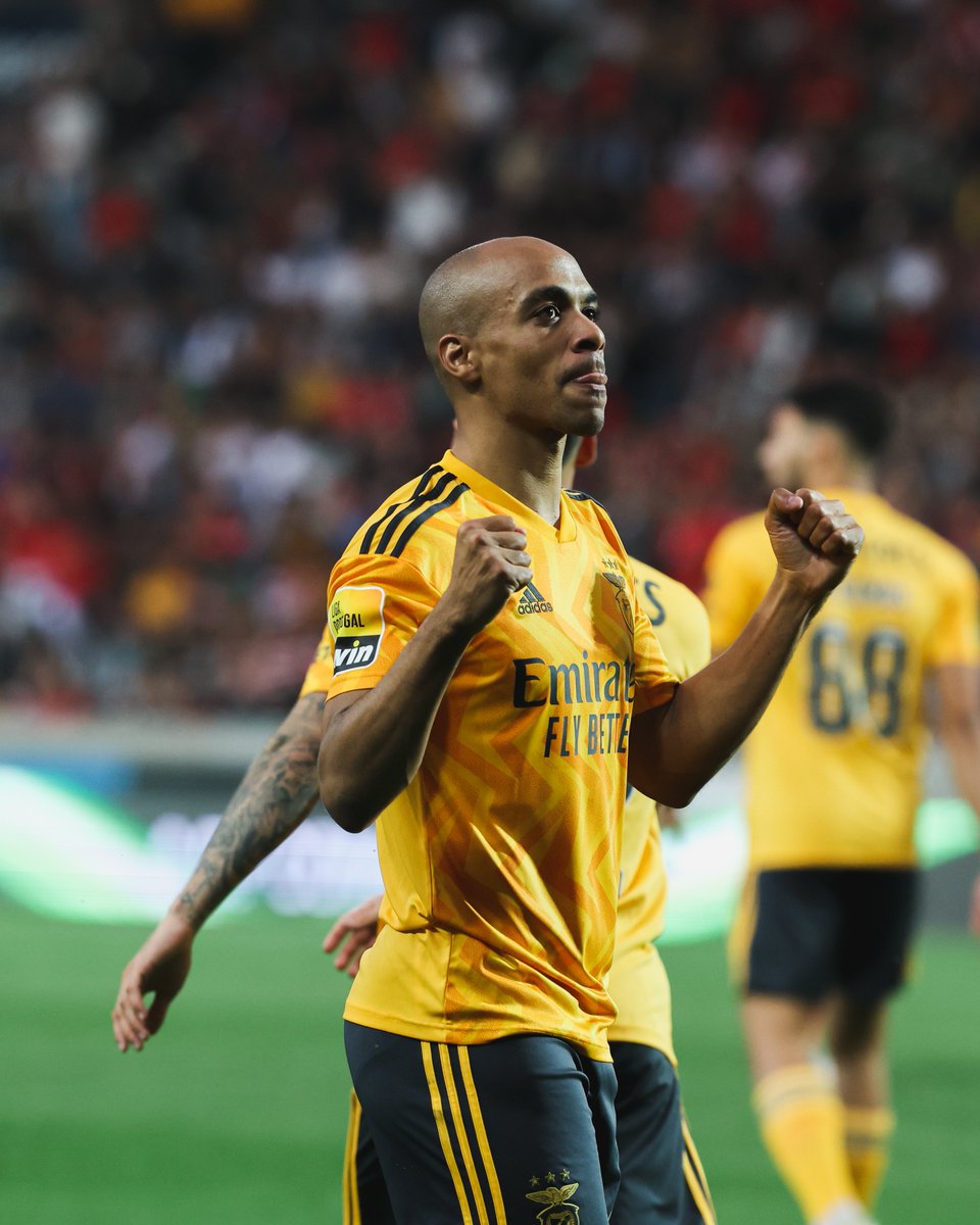 SLBNetworking's tweet photo. By João Mário - RT SLBenfica: 🧙‍♂️✨

#CSMSLB | #EuAmoOBenfica https://t.co/HsUFFnlW9r - https://t.co/sYOe3IDhPS https://t.co/Chctgl4Mcw