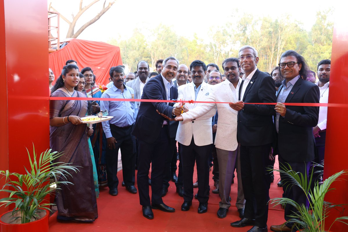 ETBIndia's tweet photo. We are now closer to you with our new #dealership - VSA3B Pvt. Ltd., Belgaum, Karnataka.
We Are With You Har Qadam Har Waqt.
Know more: https://t.co/krrhe0hzJo
#DealershipNetwork #NetworkExpansion #Growth #opportunity #Success #Prosperity #Eicher #EicherTrucksAndBuses https://t.co/NT7nLnmSl6