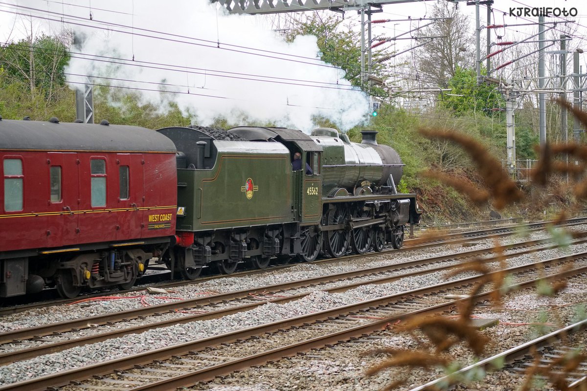 InterCityBR's tweet photo. LMS Jubilee Class 'Galatea' No. 45562 seen passing Tamworth heading north to Carnforth Steamtown from Southall, seen on cloudy Monday 13th March https://t.co/EURpHqJIf5