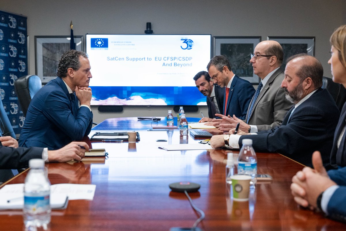 eusatcen's tweet photo. SatCen was happy to welcome Mr Francisco Fontan, Director of the Crisis Response Centre!

A great opportunity to discuss SatCen's role, showcase current activities &amp; capabilities, as well as identify areas of potential collaboration

More on the visit 👉 https://t.co/SY22dvckwy https://t.co/9hjKxoPmOb