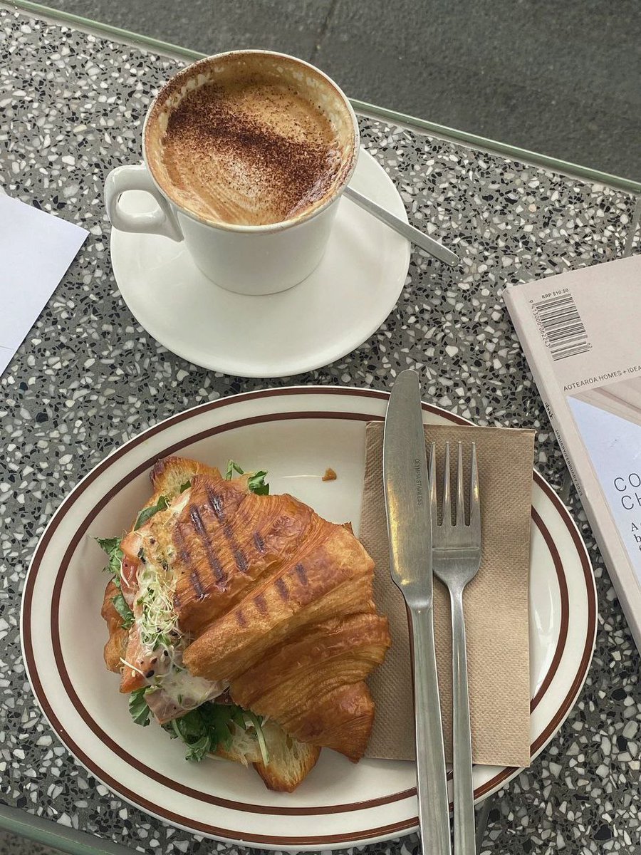 esterroberti's tweet image. Una tarde tranquila de té, un libro, felicítese, comience a aprender más sobre estar solo, disfrute de estar solo  #PapaFrancisco  
#Silicon Valley Bank   #Carmen Machi