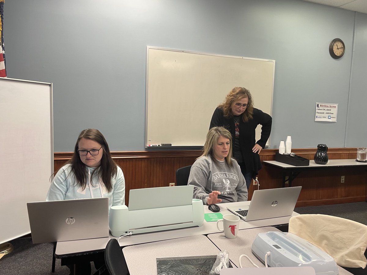 KellyBreunig's tweet photo. Teachers from ⁦@Falcon_update⁩ &amp; ⁦@KeystoneSchools⁩ were awarded ⁦@SSTregion2⁩ transition grants to purchase Cricuts, materials, and PD! Thanks ⁦@JamieMaassen⁩ from ⁦@ESCLC⁩ for sharing your knowledge! ⁦@SpecialEdFLSD⁩ ⁦@MrsCampbellSPED⁩ https://t.co/uXiPRIwKRp