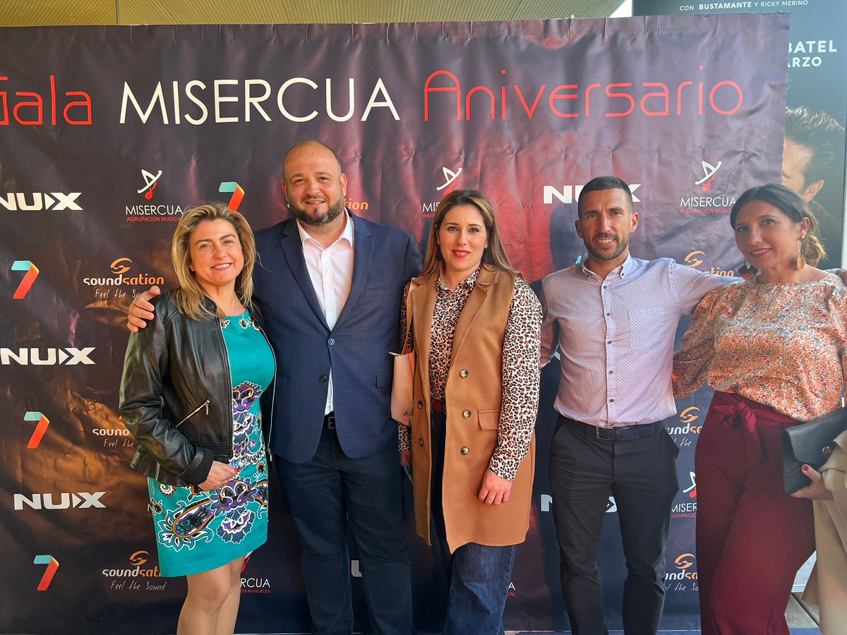 Manolo_Torres_'s tweet photo. Por el 10º aniversario de @misercua, junto a @carminafs y David García, asistimos ayer a su concierto en El Batel. Un gran espectáculo que demuestra el talento musical de Cartagena, algo fundamental para el progreso de nuestro municipio.
#LiderandoElProgreso #CartagenaLaRazón https://t.co/uyQUktCKfg