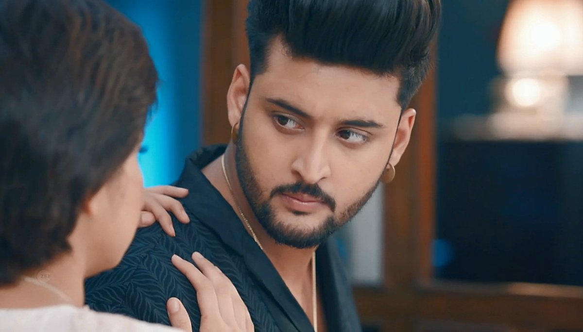 The show is a joke, but what top-tier chemistry, ufff! 🔥❤️

#AshiSingh | #ShagunPandey | #MeetOnZee
