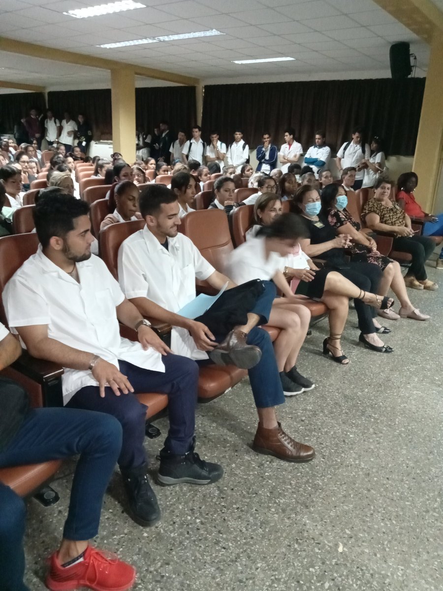 La medicina es una ciencia que se revoluciona incesantemente, de las que más requiere tal vez estar al tanto de todo lo que ocurre, de la que más requiere la capacidad de análisis y de observación del hombre, la que menos puede soportar la rutina
#CubaPorLaVida 
#YoVotoXTodos