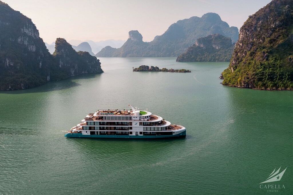 Beat off a morning in the middle of the ocean, this is one of the must-do on your list while traveling to Vietnam

#vietnam #halong #cruise #travel #indochine #asia #goindochine
#travelwithgoindochine
#trending #authentictravel #culturalvisit #travellikelocal
#luxury