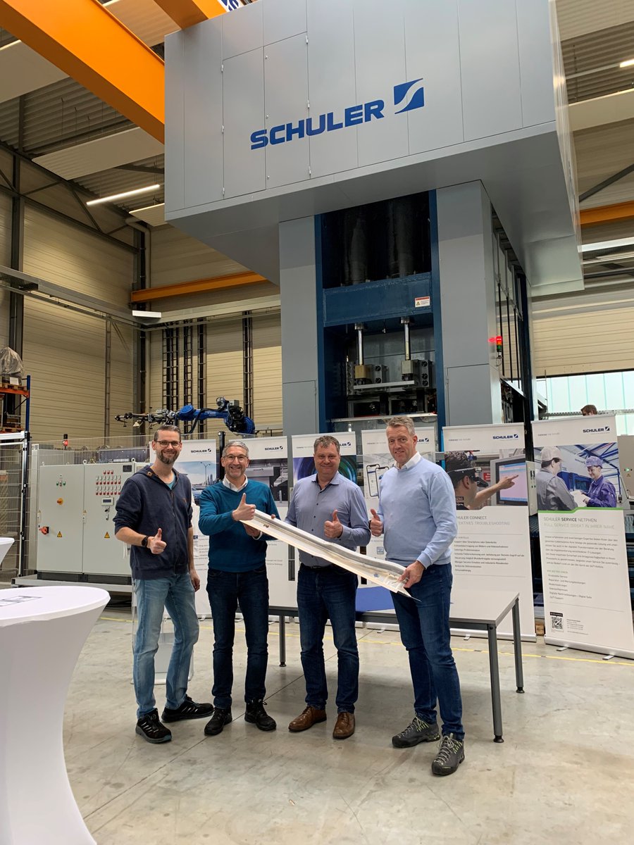 ANDRITZ_Schuler's tweet photo. 🥇Eine Weltpremiere ist übermorgen beim Automotive Center Südwestfalen in Attendorn zu sehen 👀 Schuler wird erstmals öffentlich die Warmumformung von Aluminiumblech zeigen - inklusive Erwärmung im Werkzeug! 🏎️
Mehr dazu hier: https://t.co/0Ow4FViu9T
#leichtbau #FormingTheFuture https://t.co/8rhRk5C5Ir