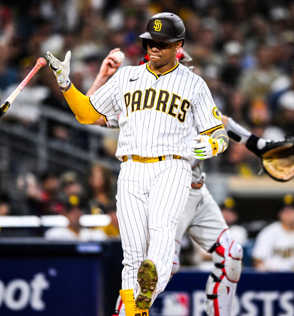 FOS's tweet photo. MLB plans to broadcast games of roughly a half-dozen teams for free, per @nypost, as their RSN provider — Diamond Sports — prepares for bankruptcy.

Teams reportedly include:
▪️ Arizona Diamondbacks
▪️ Cincinnati Reds
▪️ Cleveland Guardians
▪️ San Diego Padres https://t.co/x06KEdkr3k