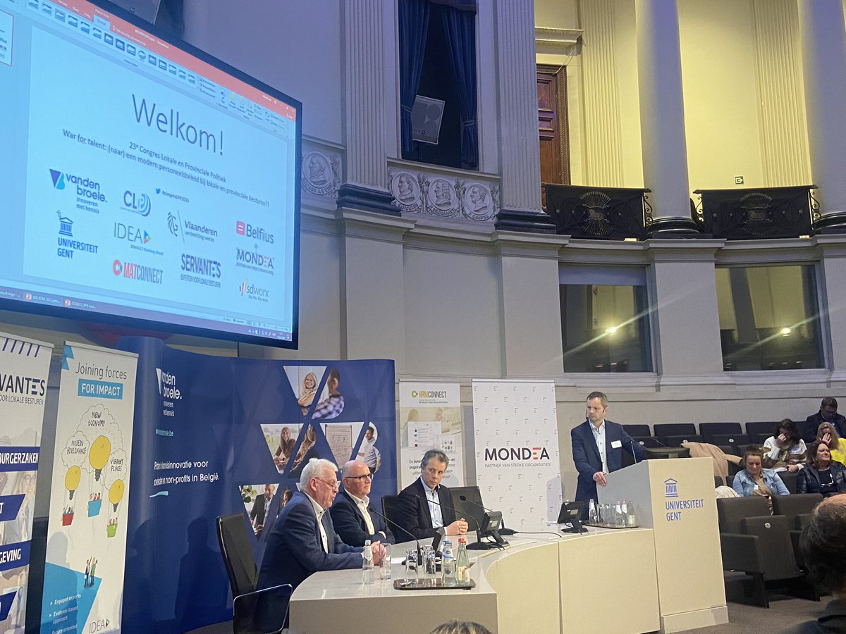CLP_UGent's tweet photo. @KristofSteyvers gaat samen met @walterdedonder, @janvermeulenD en  @BartVanHerck in gesprek over politieke participatie en hoe burgerparticipatie vorm krijgt/moet krijgen. Welke rol spelen politci en ambtenaren bv. in dergelijke processen? https://t.co/EdkEUXrSq1