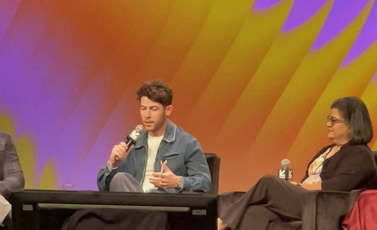 CancerRX's tweet photo. @nickjonas @sxsw speaking about living with #type1 diabetes @NowHavas @HavasMediaGroup @HavasGroup “It’s come such a long way. I am grateful to have technology to make life easy and so I am fully present. “ @MattEagles @leslieherod @dexcom https://t.co/OodKGcoPFq