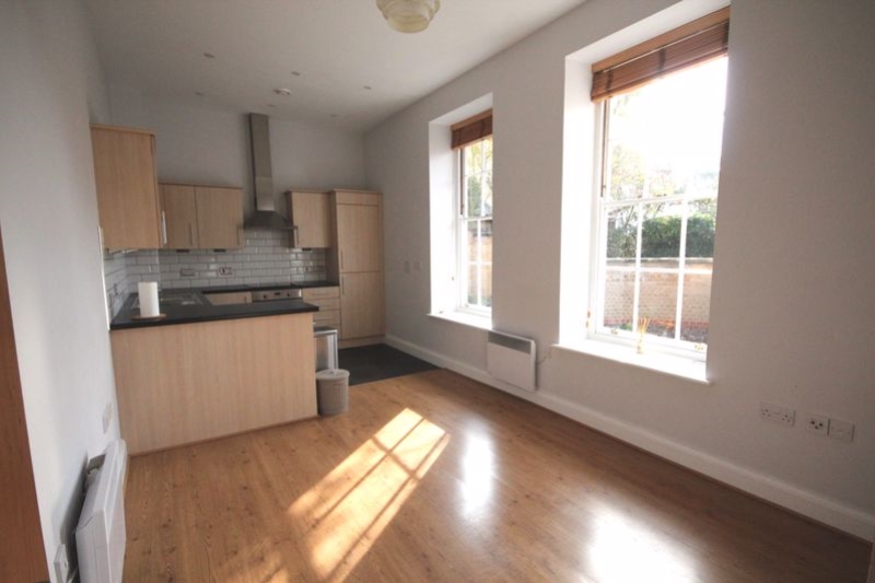 PureEstateAgent's tweet image. Looking for a spacious apartment just minutes away from the city centre?

View the link below to see this wonderful apartment!
onthemarket.com/details/129519…

#familyhome #PureLettings #Property #Letting #Norwich #Norfolk #sunshine #LettingTeam #newhome 

📍purelettings.co.uk