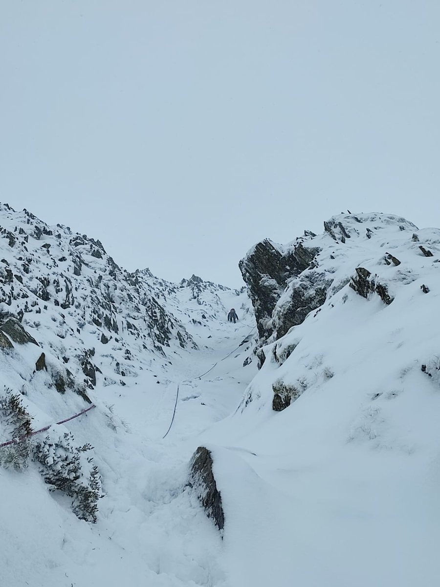 A great Welsh winter adventure over the weekend. I spent the week frantically sending out messages mountaineering friends trying to find a partner. Ben came through for me and we climbed Idwal Stream (II/III) together then marched on over Glyder Fawr and Fach in a whiteout ❄️