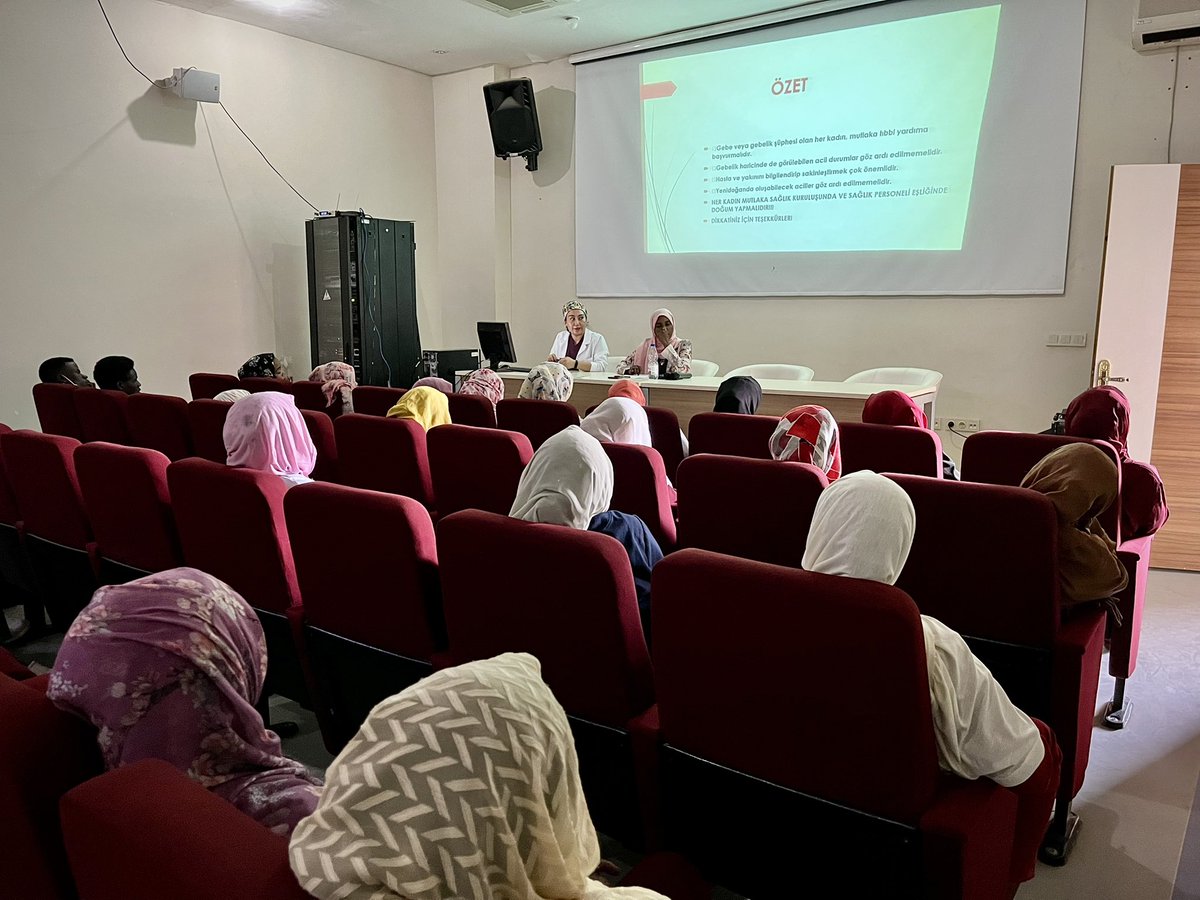 Ebe Fatma Gül Aktaş tarafından tüm çalışanlarımıza, “Hastane Öncesi Obstetrik Aciller” konulu eğitim vermiştir.

قدمت القابله فاطمه غول اكتاش محاضره عن'' حالات طوارئ الولادة قبل المستشفى" لجميع الموظفين بالمستشفى.<a href="/disabgm/">T.C. Sağlık Bakanlığı AB ve Dış İlişkiler G.M.</a> <a href="/sbkhgm/">Kamu Hastaneleri Genel Müdürlüğü</a> @TCHartumBE