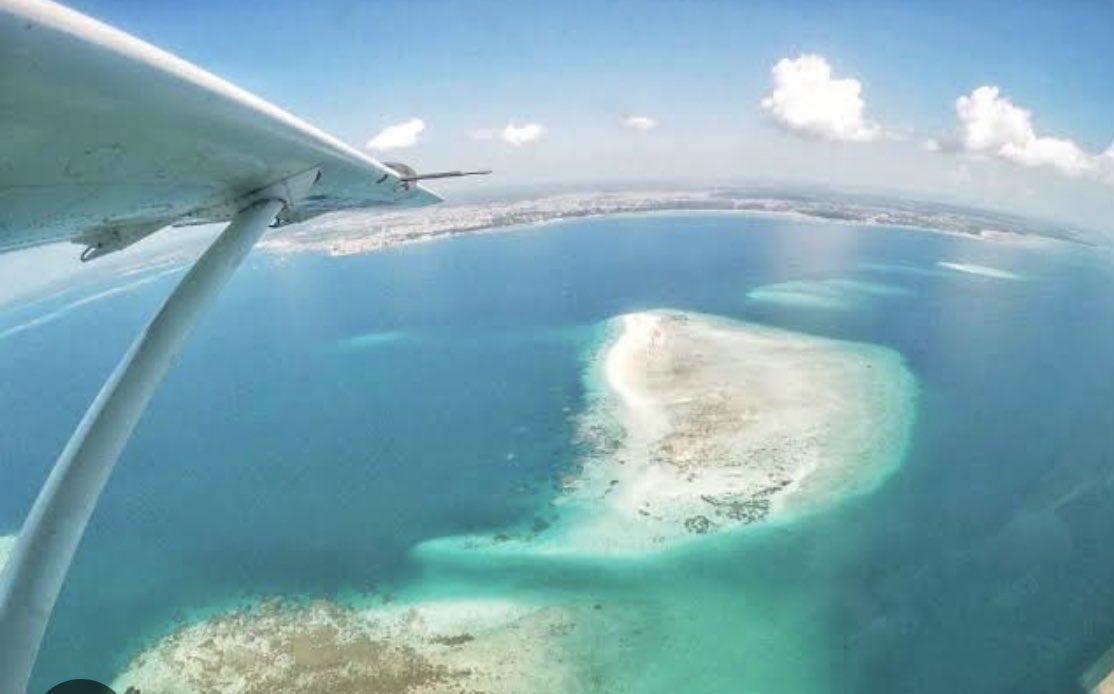 MarkB_Schreiner's tweet photo. Exciting flight to #Pemba Zanzibar w/ Team @CanadaDev 🇨🇦 @UNICEFTanzania @UNFPATanzania ..
..monitoring #JointProgramme results empowering adolescents #SRH info & services 💙
🤝 @CanadaTanzania
@UnitedNationsTZ 🇺🇳 https://t.co/Xc5Oo5fnyb