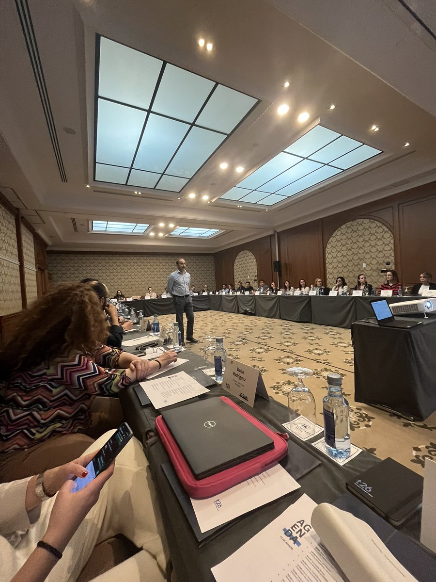 t2ó ONE tweet media