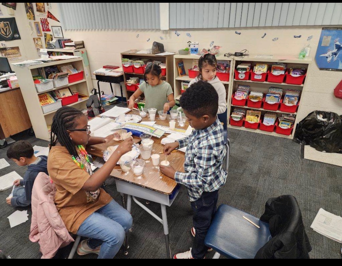 JTMcWilliamsES's tweet image. Our second graders used their science and engineering knowledge to make glue! They can’t wait to continue their learning after Spring Break! @Amplify @ClarkCountySch @ccsd_cpd #NGSS #Region1