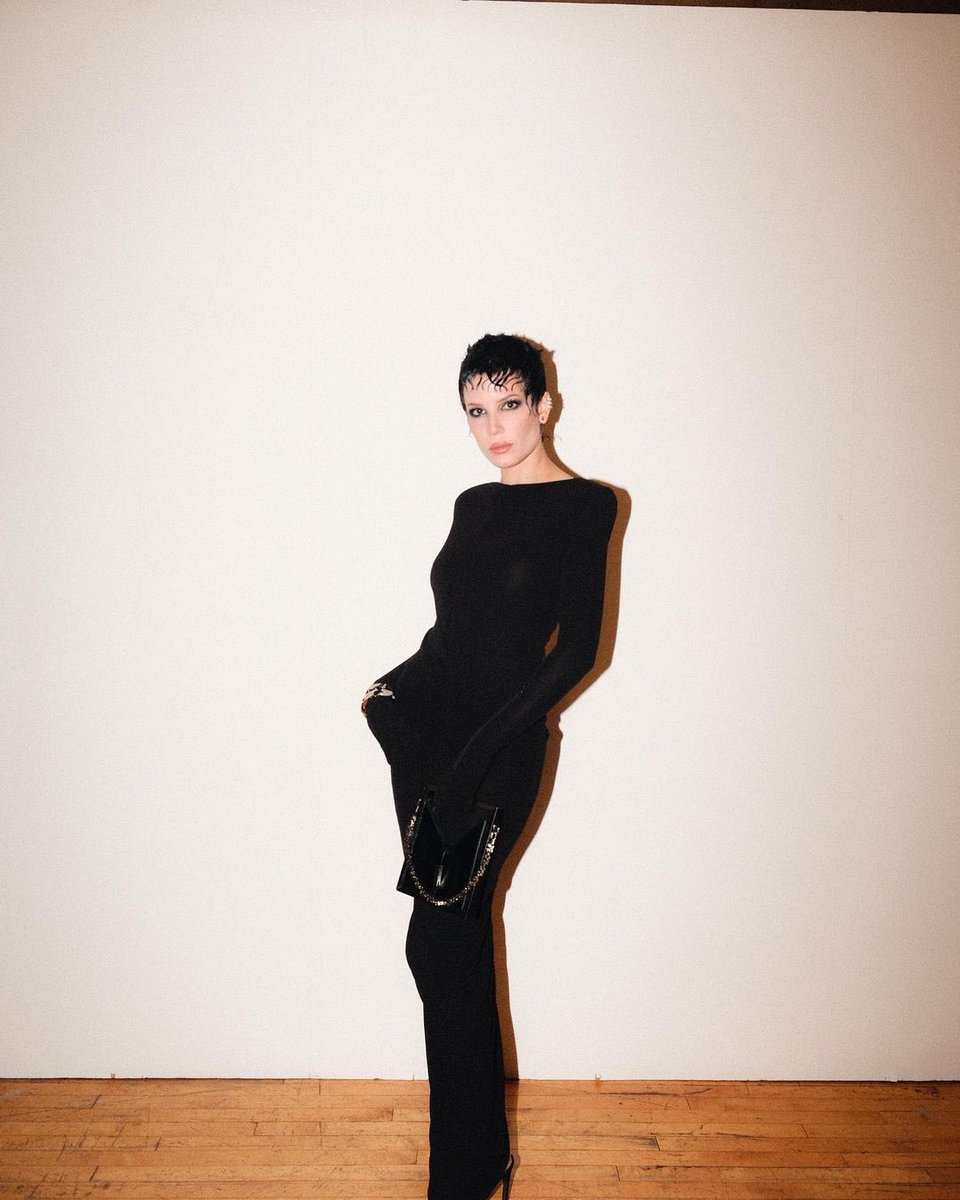 Stars til dawn for <a href="/VanityFair/">VANITY FAIR</a> Oscar party. Thank you <a href="/givenchy/">Givenchy</a> 🐾