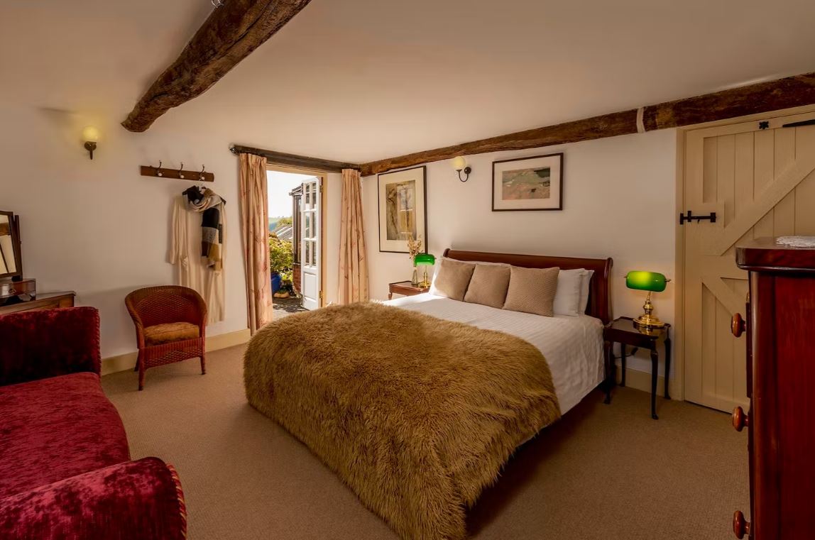 TheHolidayCots's tweet image. Soak your stresses away in your private hot tub at Hurstone House. They are available for a 3 or 4 night stay arriving on the 30th or 31st of March.
🛌Sleeps 1-14
theholidaycottages.co.uk/Somerset/2890 
#Waterrow #Taunton #Somerset #ExmoorNationalPark #HotTub #SelfCatering #Groups